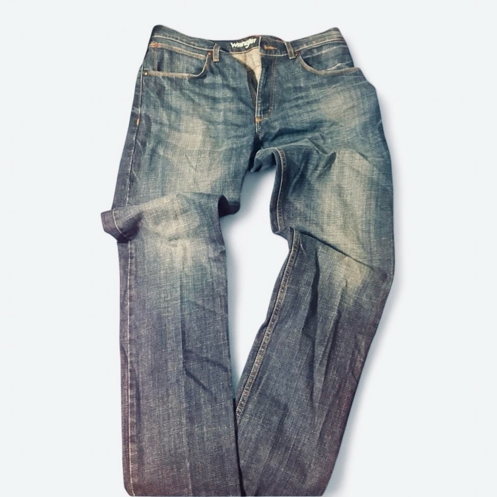 Wrangler Men's Classic Indigo Straight Jeans